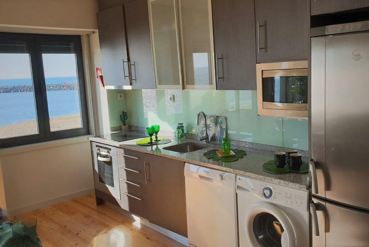 إسبِنو The Shore@Greencoast - Waterfront Beach House Espinho المظهر الخارجي الصورة