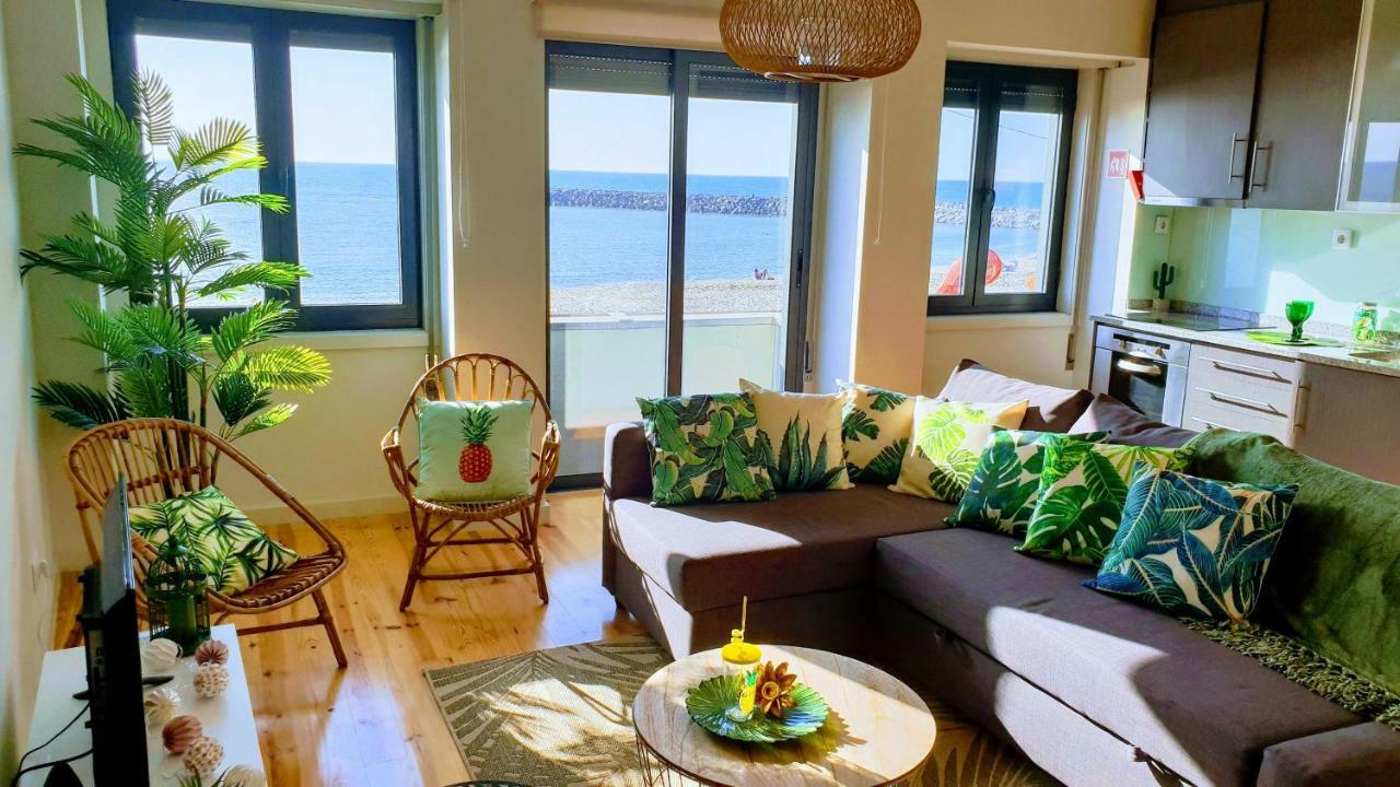إسبِنو The Shore@Greencoast - Waterfront Beach House Espinho المظهر الخارجي الصورة